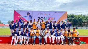 PON XXI, Softball Putri Sultra Raih Medali Emas Pertama